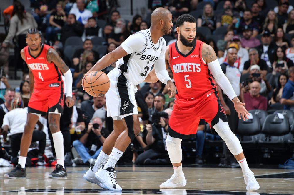 据引发了球 据引发了球